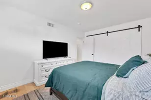 135 W Gainsborough Rd, Thousand Oaks, CA 91360 - Photo 26