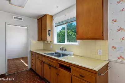 18954 Saticoy Street, Reseda, CA 91335 - Photo 10