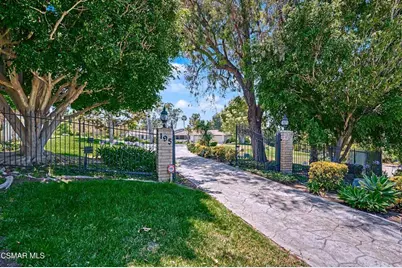 195 Avocado Place, Camarillo, CA 93010 - Photo 2