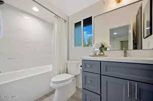 21900 Marylee St, Woodland Hills, CA 91367 - Photo 12