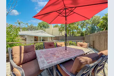 6203 Wisteria Street, Simi Valley, CA 93063 - Photo 36