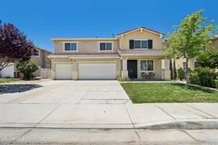 37531 Rockie Ln, Palmdale, CA 93552 - Photo 2