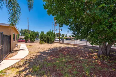 8681 Winnetka Avenue, Winnetka, CA 91306 - Photo 40