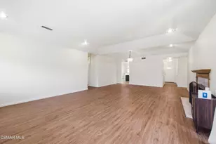 8681 Winnetka Ave, Winnetka, CA 91306 - Photo 14