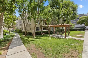 21400 Burbank Blvd, Woodland Hills, CA 91367 - Photo 16