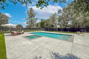 395 Sherwood Ct, Thousand Oaks, CA 91361 - Photo 56