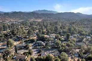 815 Rancho Rd, Thousand Oaks, CA 91362 - Photo 32
