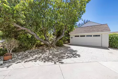 32038 Waterside Lane, Westlake Village, CA 91361 - Photo 2