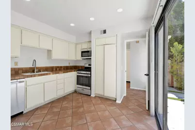 833 Shadow Lake Drive, Thousand Oaks, CA 91360 - Photo 14