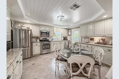 1354 Casmalia Court, Simi Valley, CA 93065 - Photo 4