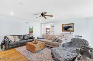 1060 Colby Cir, Thousand Oaks, CA 91362 - Photo 10