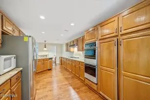 23056 Park Privado, Calabasas, CA 91302 - Photo 24