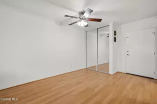 5530 Owensmouth Ave, Woodland Hills, CA 91367 - Photo 8