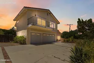 15 W Bonita Dr, Simi Valley, CA 93065 - Photo 2