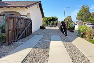 2401 El Portal Way, Oxnard, CA 93035 - Photo 46