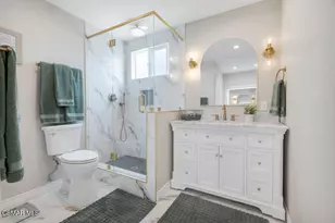 989 N Planetree Ave, Simi Valley, CA 93065 - Photo 10