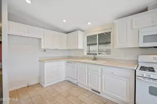 1 Christina Ave, Camarillo, CA 93012 - Photo 22