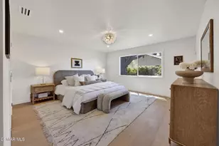 22460 Cairnloch St, Calabasas, CA 91302 - Photo 16