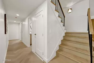22460 Cairnloch St, Calabasas, CA 91302 - Photo 14