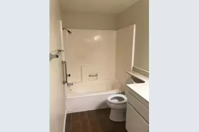 245 Oak Leaf Drive #104, Thousand Oaks, CA 91360 - Photo 8