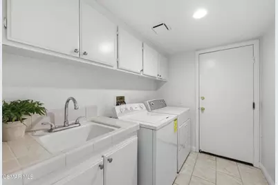 5377 Evanwood Avenue, Oak Park, CA 91377 - Photo 22
