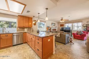 219 Meadow Mist Ct, Simi Valley, CA 93065 - Photo 20