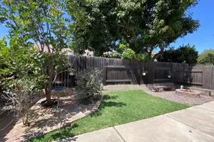 161 Green Glade Ct, Camarillo, CA 93010 - Photo 32