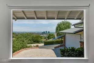 22438 Venido Rd, Woodland Hills, CA 91364 - Photo 28
