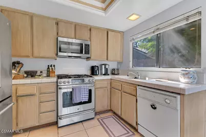 596 Via Novella, Oak Park, CA 91377 - Photo 10