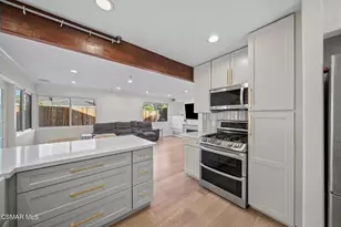 30729 Lakefront Dr, Agoura Hills, CA 91301 - Photo 28