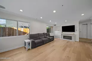 30729 Lakefront Dr, Agoura Hills, CA 91301 - Photo 24