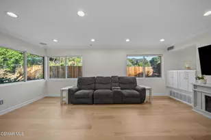 30729 Lakefront Dr, Agoura Hills, CA 91301 - Photo 22