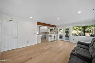 30729 Lakefront Dr, Agoura Hills, CA 91301 - Photo 26