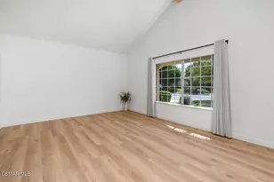 335 Medea Creek Ln, Oak Park, CA 91377 - Photo 12