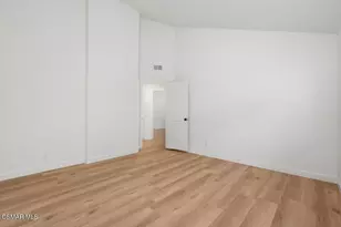 335 Medea Creek Ln, Oak Park, CA 91377 - Photo 28