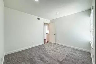 42203 Village 42, Camarillo, CA 93012 - Photo 16