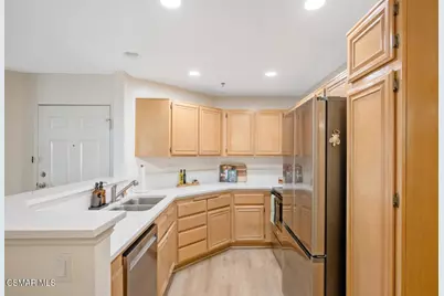 5837 Oak Bend Lane #310, Oak Park, CA 91377 - Photo 8