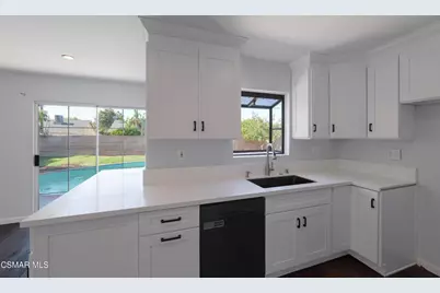 20958 Hemmingway Street, Canoga Park, CA 91304 - Photo 12