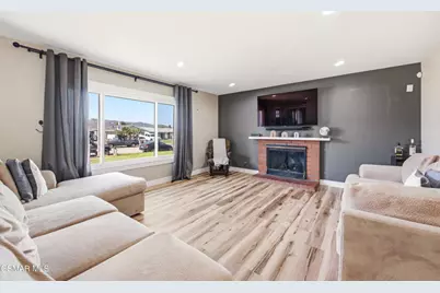 6395 Keystone Street, Simi Valley, CA 93063 - Photo 8