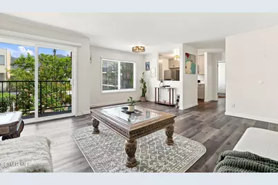 365 Burchett Street #213, Glendale, CA 91203 - Photo 2