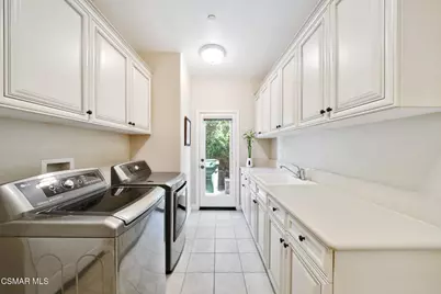 3916 Eagle Flight Drive, Simi Valley, CA 93065 - Photo 12