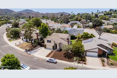 403 Blackhawk Drive, Newbury Park, CA 91320 - Photo 32