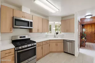 1130 N Maple St, Burbank, CA 91505 - Photo 8