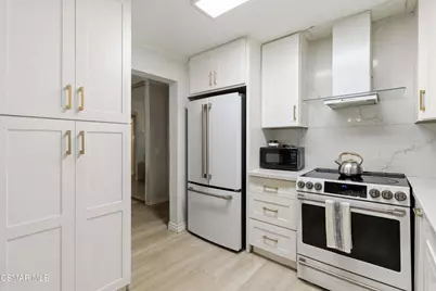 255 Sequoia Court #14, Thousand Oaks, CA 91360 - Photo 10