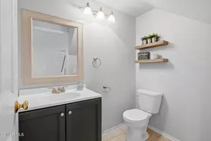 228 Hill Ranch Dr, Thousand Oaks, CA 91362 - Photo 20