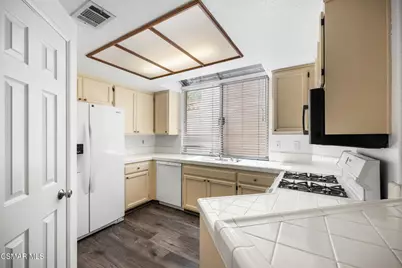 850 Vista Arriago, Camarillo, CA 93012 - Photo 2