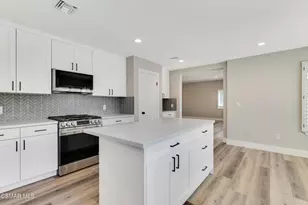 260 Goldenwood Cir, Simi Valley, CA 93065 - Photo 16