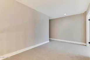 260 Goldenwood Cir, Simi Valley, CA 93065 - Photo 28