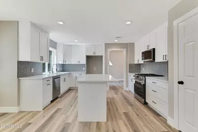 260 Goldenwood Circle, Simi Valley, CA 93065 - Photo 20
