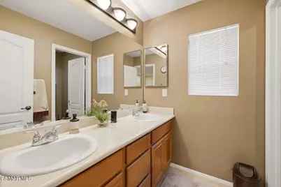 17114 Crest Heights Drive, Canyon Country, CA 91387 - Photo 32